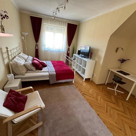 Downtown Hideaway Apartman ブダペスト エクステリア 写真