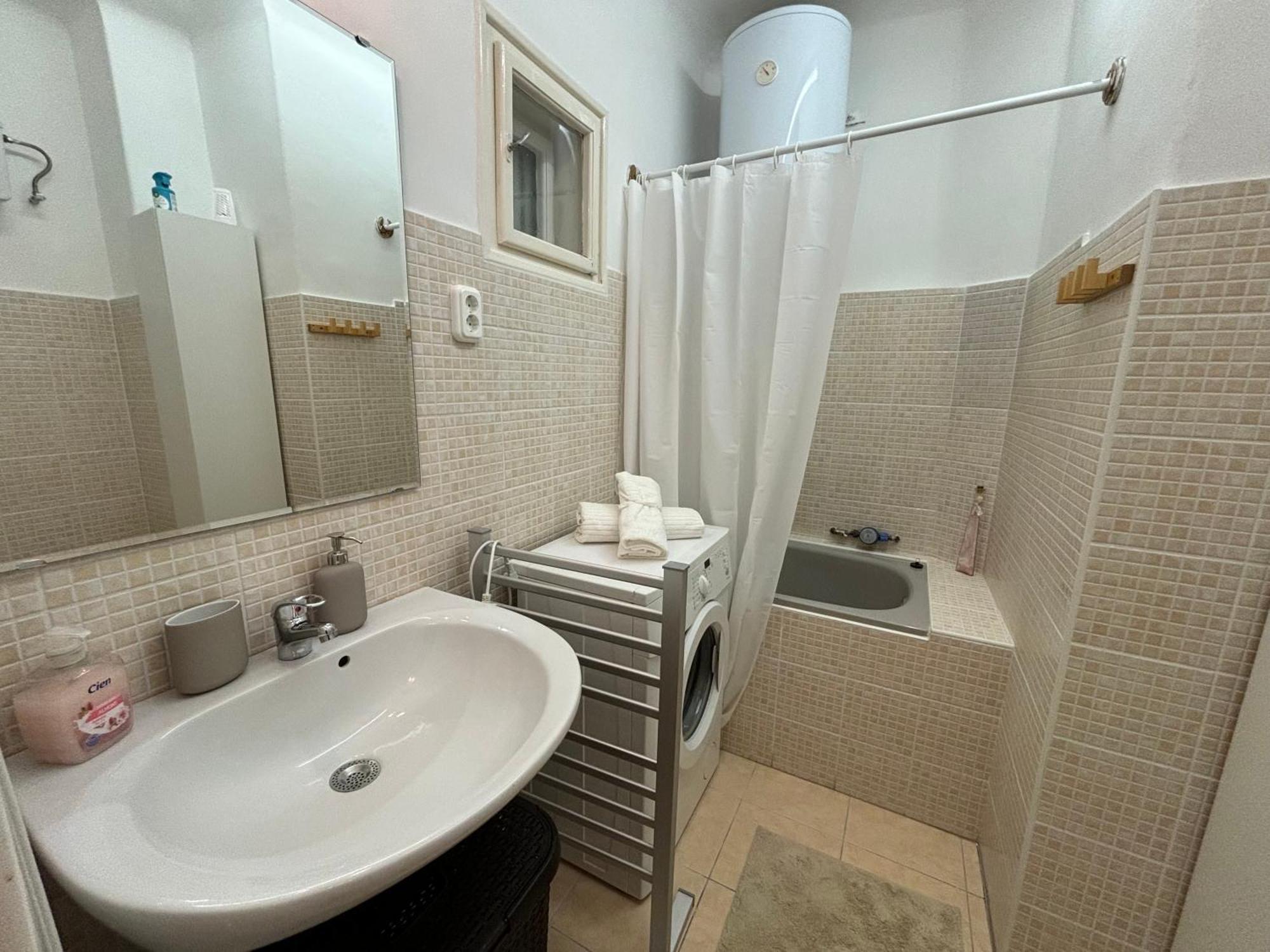 Downtown Hideaway Apartman ブダペスト エクステリア 写真