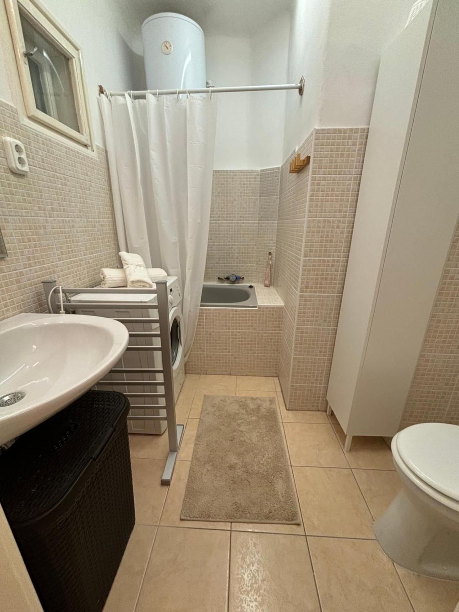 Downtown Hideaway Apartman ブダペスト エクステリア 写真